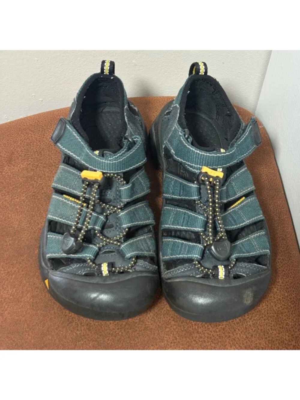 Keen Newport H2 Waterproof Sandals Size 1 Youth Strappy Green-Yellow Outdoor